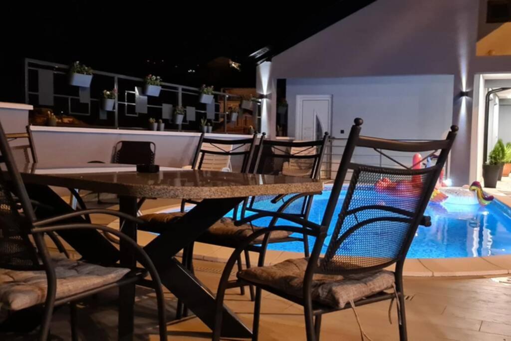 Villa Mostar - Resort Rozic מראה חיצוני תמונה